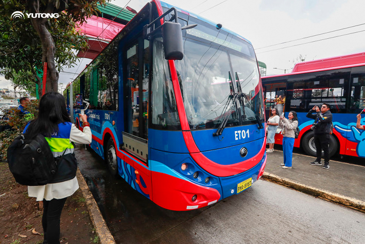 Los trolebuses de doble potencia de Yutong celebran su histórico debut en Quito Los trolebuses de doble potencia de Yutong celebran su histórico debut en Quito