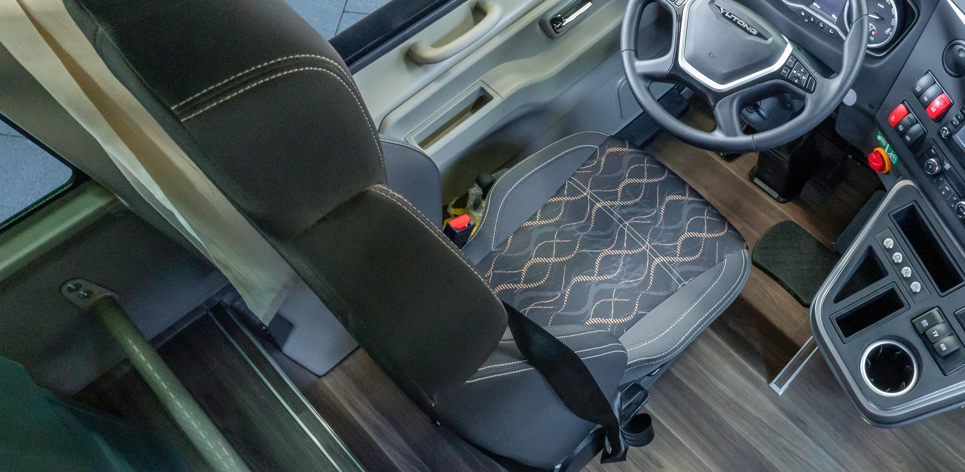 Asiento del conductor con suspensión neumática
