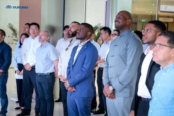 Una delegación latinoamericana en China visita Yutong y experimenta de cerca la extraordinaria fuerza de la «Fabricación Inteligente de China» Una delegación latinoamericana en China visita Yutong y experimenta de cerca la extraordinaria fuerza de la «Fabricación Inteligente de China»