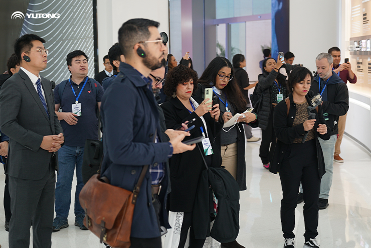 Grupo de medios de comunicación de diez países latinoamericanos visitan Yutong y se centran en la innovación tecnológica de la nueva energía Grupo de medios de comunicación de diez países latinoamericanos visitan Yutong y se centran en la innovación tecnológica de la nueva energía