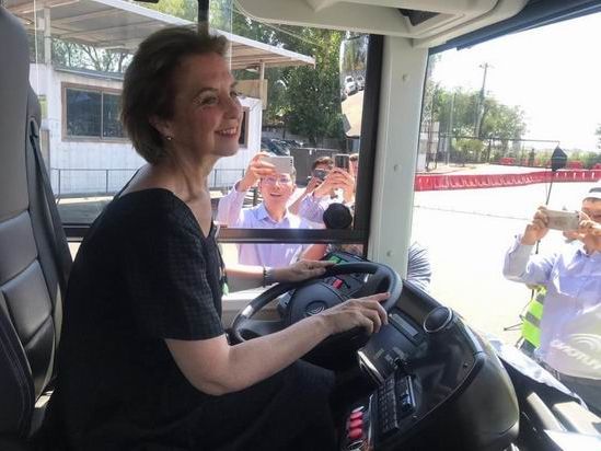 La entrega de 100 Autobuses 100% Eléctricos de YUTONG a Chile lidera la marca de autobuses chinos en América Latina. La entrega de 100 Autobuses 100% Eléctricos de YUTONG a Chile lidera la marca de autobuses chinos en América Latina.