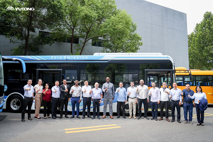 Una delegación latinoamericana en China visita Yutong y experimenta de cerca la extraordinaria fuerza de la «Fabricación Inteligente de China» Una delegación latinoamericana en China visita Yutong y experimenta de cerca la extraordinaria fuerza de la «Fabricación Inteligente de China»